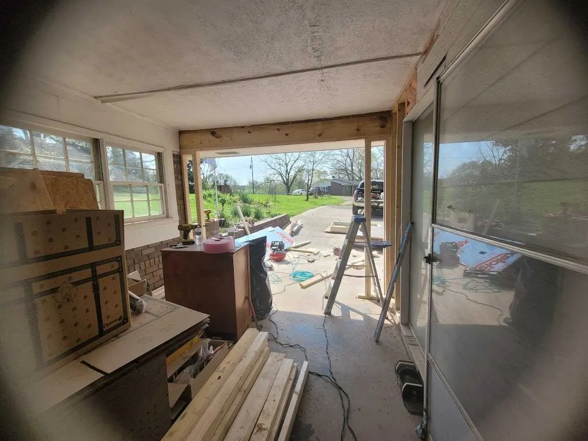 Air movers and dehumidifier for Drying & Dehumidification in Wytheville